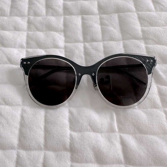 Bottega Veneta Sunglasses - Picture 2 of 8